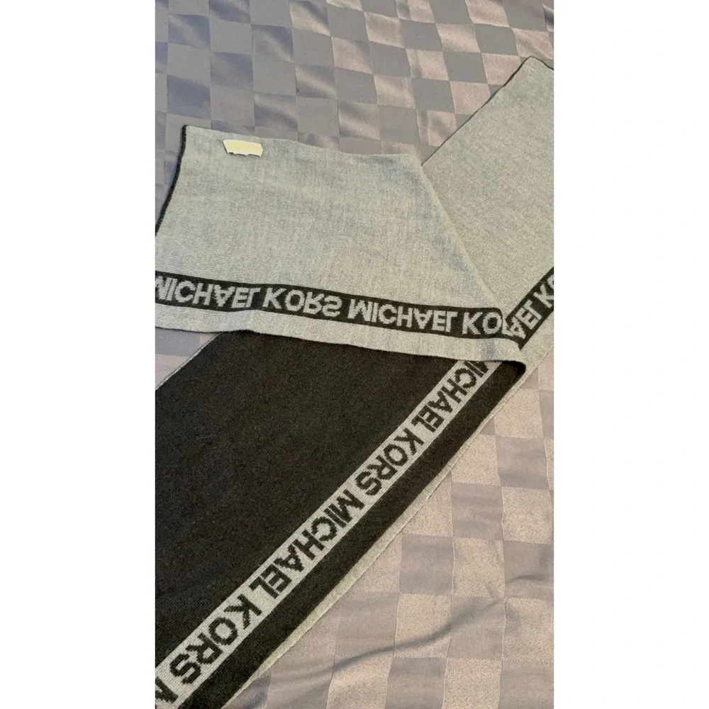 Michael Kors Reversible Logo Scarf Black Gray Knit 70